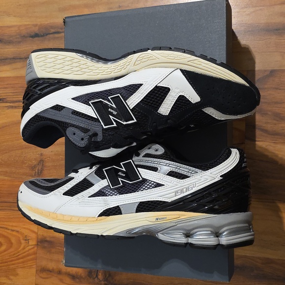 NEW Balance 1906U Black Sea Salt Magnet White - Picture 6 of 6